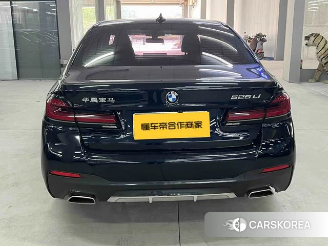 BMW 5 series 2023 Черный из Китая, фото 6