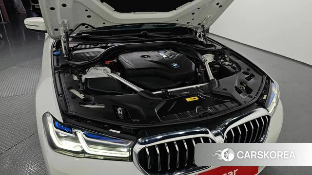 BMW 5 Series (G30) id 3843142 из Кореи 16