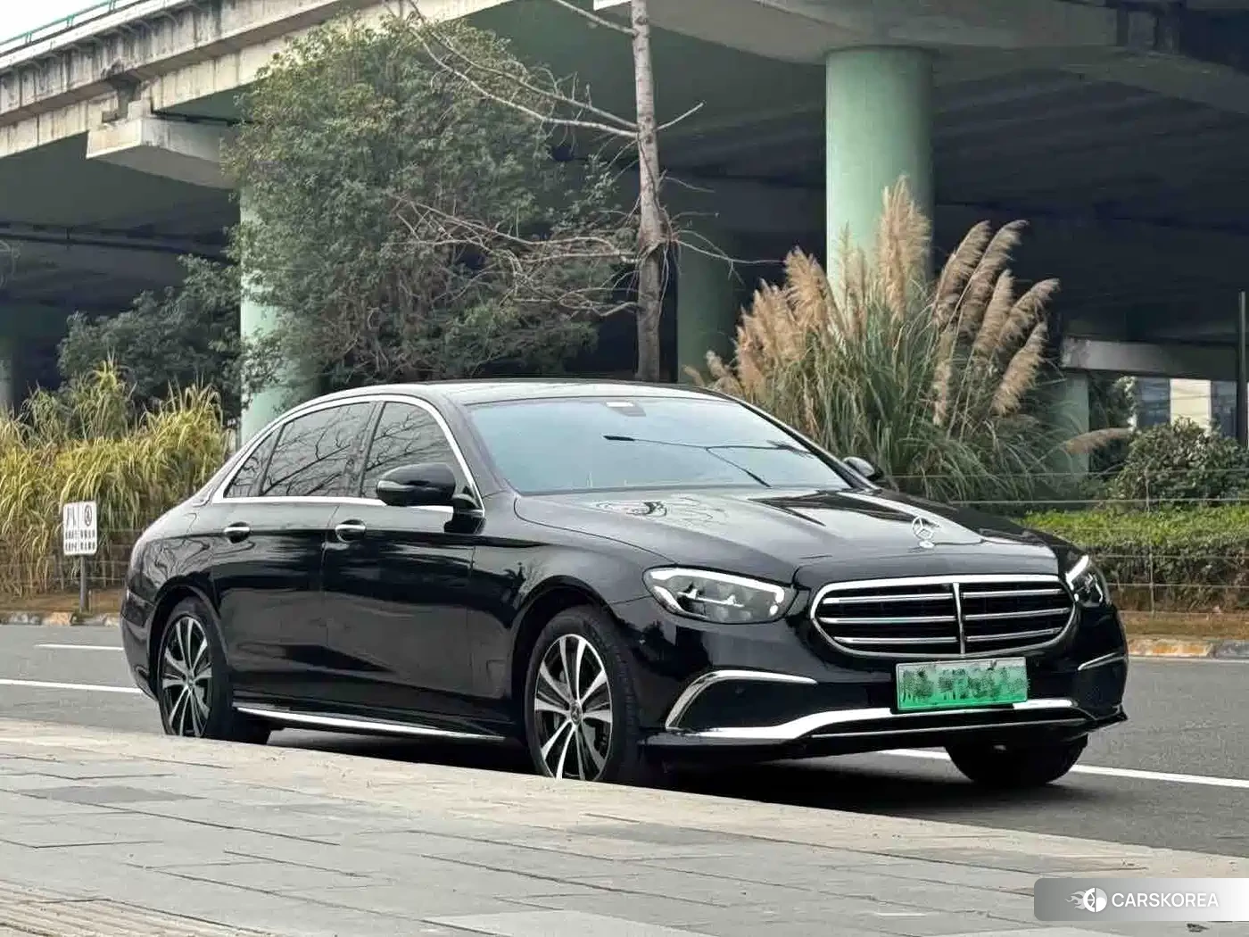 Mercedes-Benz E-Class 2023 Черный из Китая, фото 6