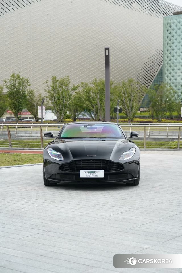 Aston Martin DB11 id 4211344 из Китая 21