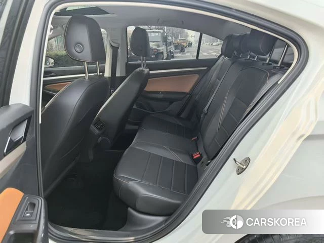 Volkswagen Bora id 4272177 из Китая 27
