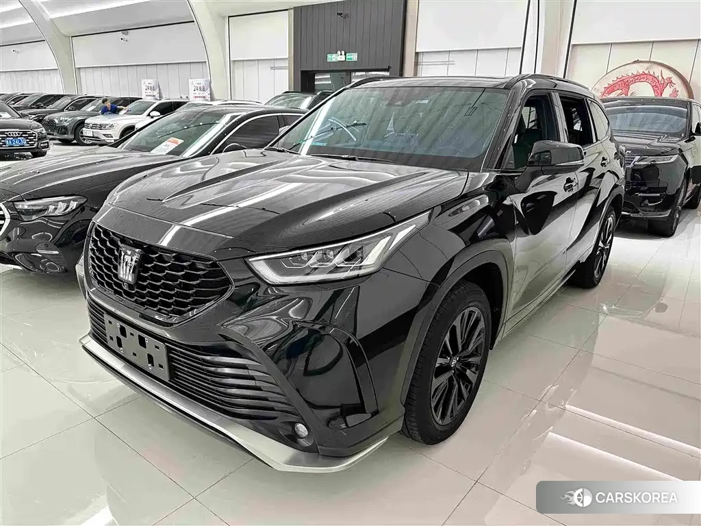 Toyota Crown id 4628109 из Китая 8