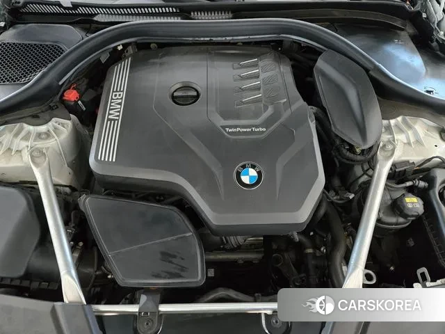 BMW 5 Series (G30) id 3518238 из Кореи 11