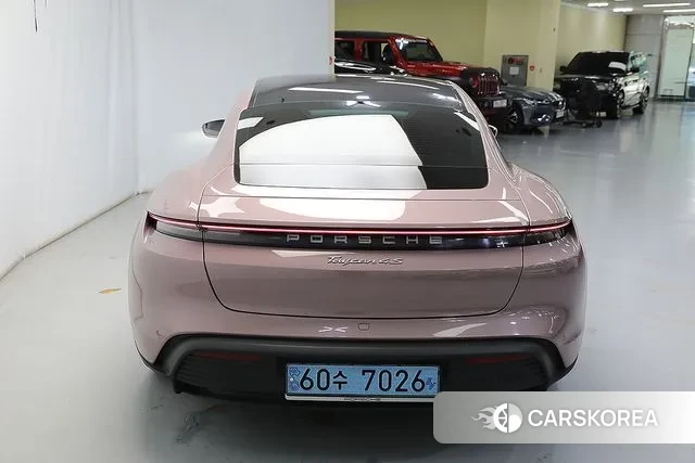 Porsche Taycan id 3054274 из Кореи 16