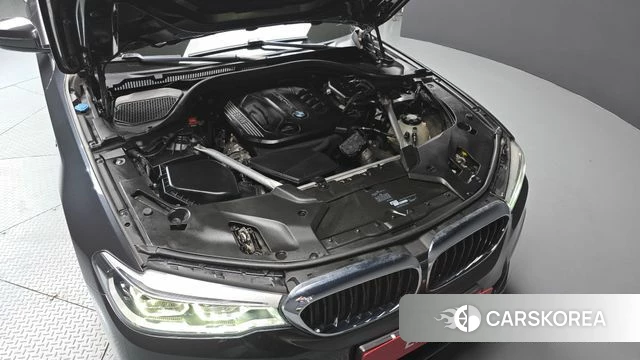 BMW 5 Series (G30) id 3899408 из Кореи 14