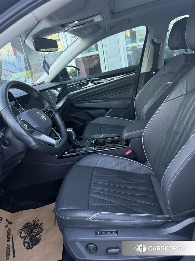 Volkswagen Passat id 4257760 из Китая 18