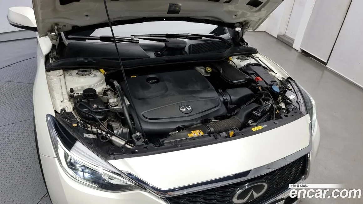 Infiniti Q30 id 2019181 из Кореи 16