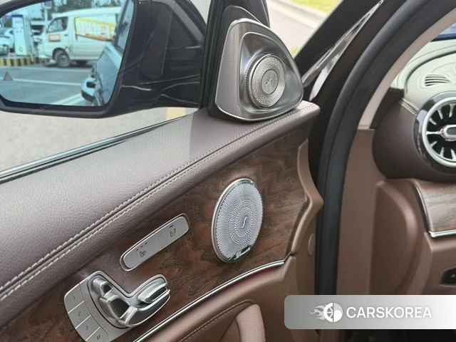 Mercedes-Benz E-class id 4306852 из Китая 7
