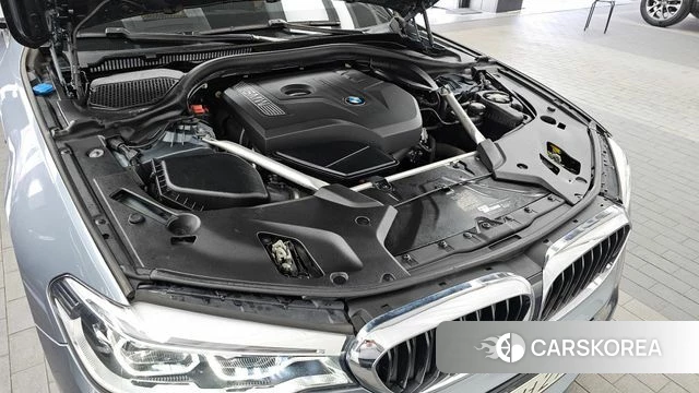 BMW 5 Series (G30) id 3829062 из Кореи 16