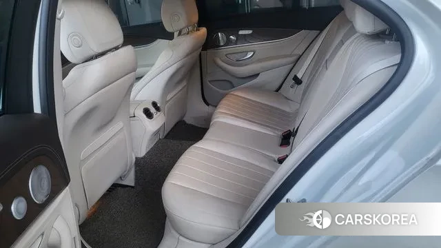Mercedes-Benz E-Class W213 2018 Жемчужный цвет из Кореи, фото 6