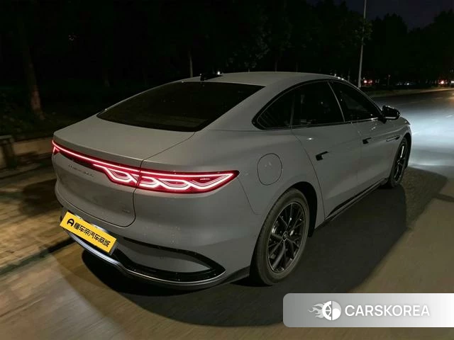 BYD Han DM 2025 Темно-серый из Китая, фото 6