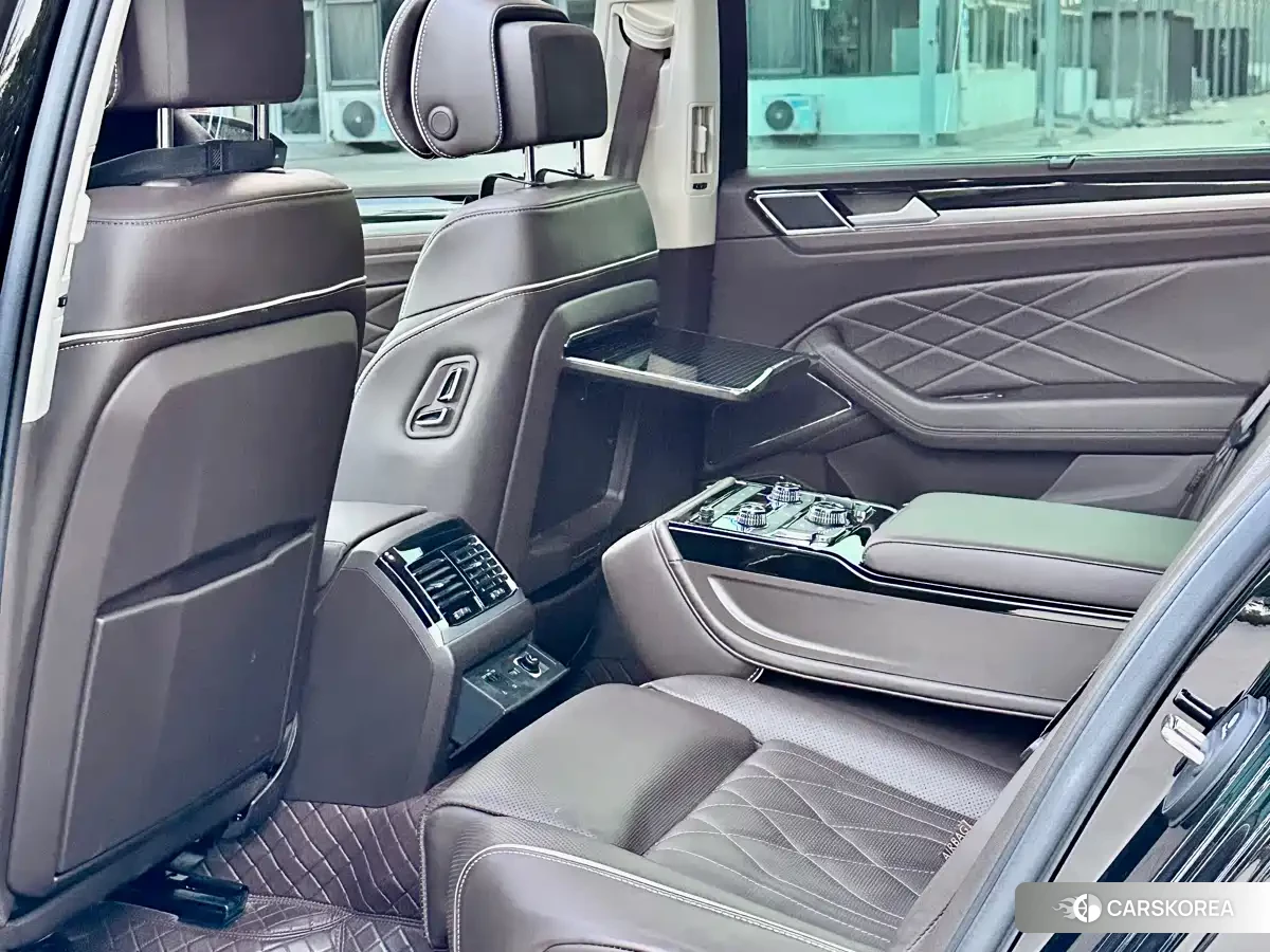 Volkswagen Phideon 2023 Черный из Китая, фото 6