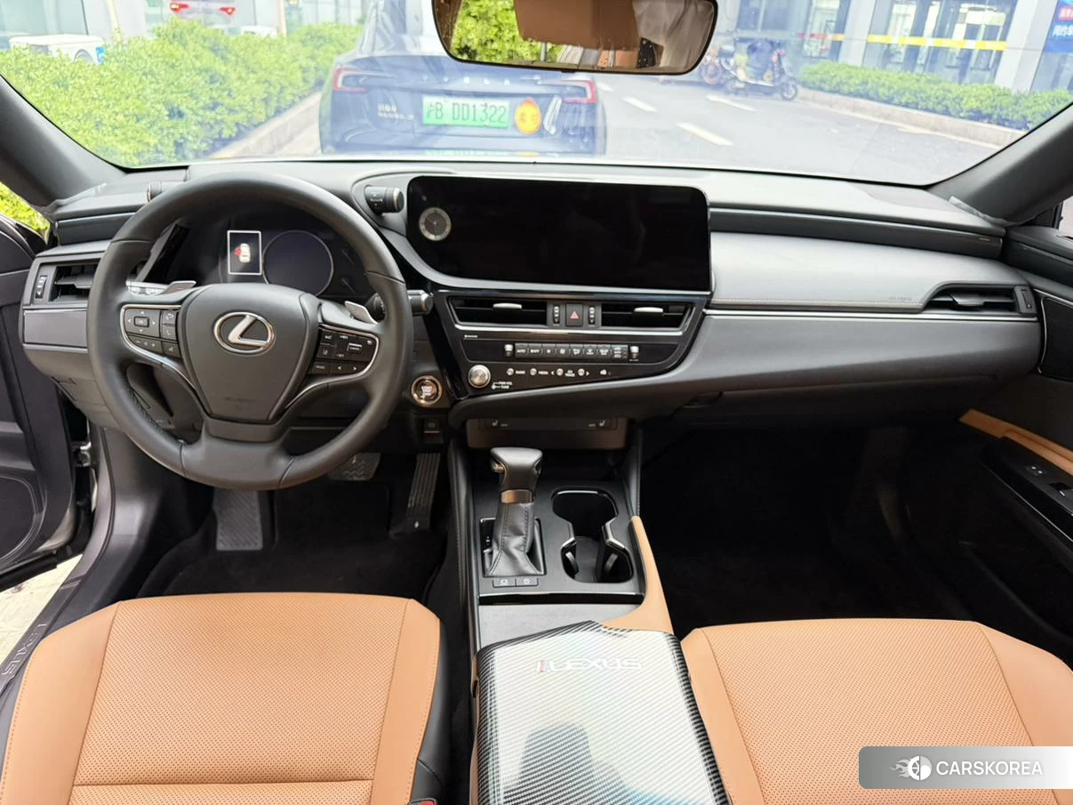 Lexus ES id 4467464 из Китая 9