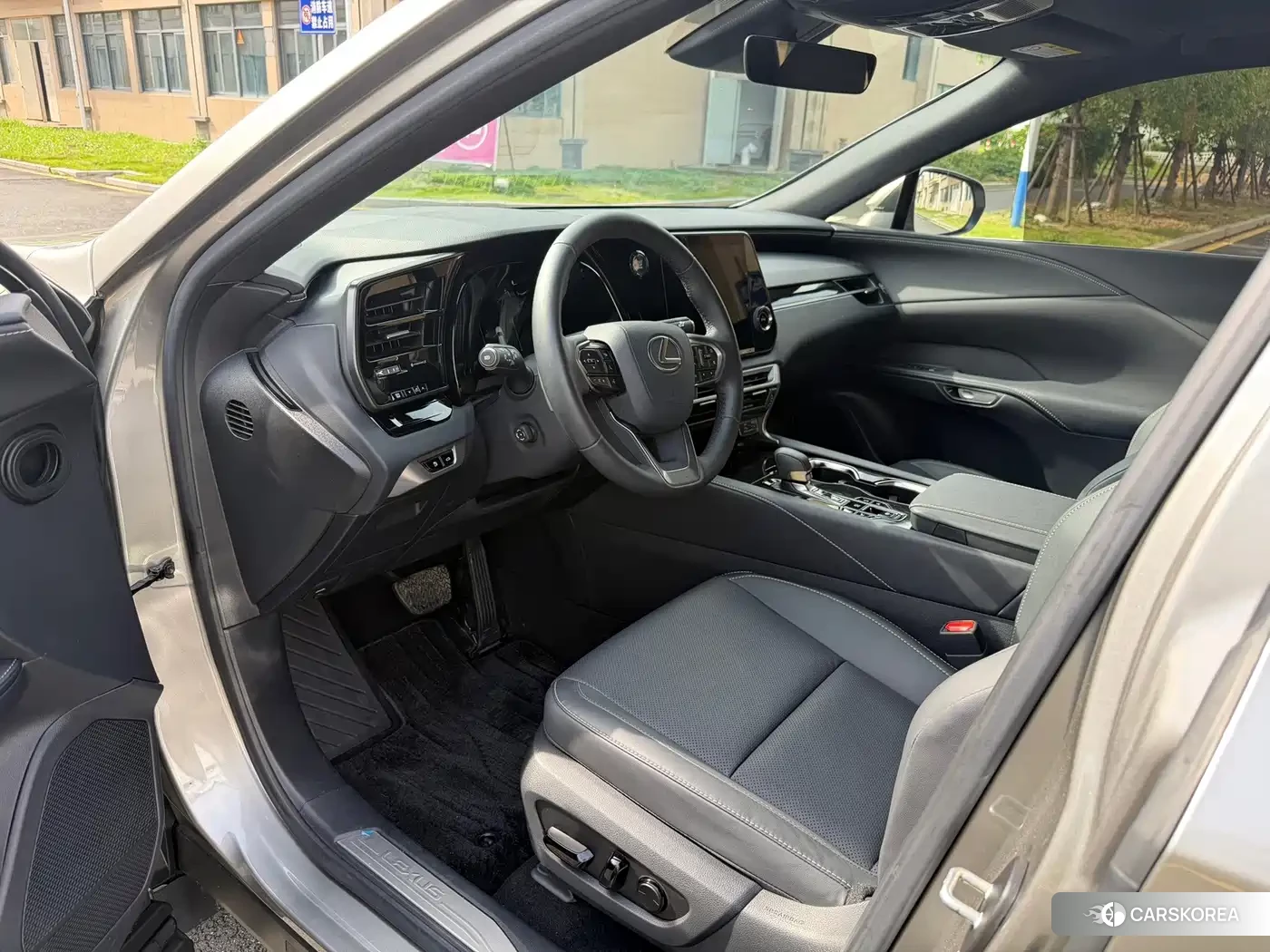 Lexus RX 2025 Silver/gray из Китая, фото 6
