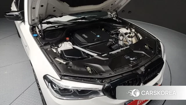 BMW 5 Series (G30) id 3397091 из Кореи 16