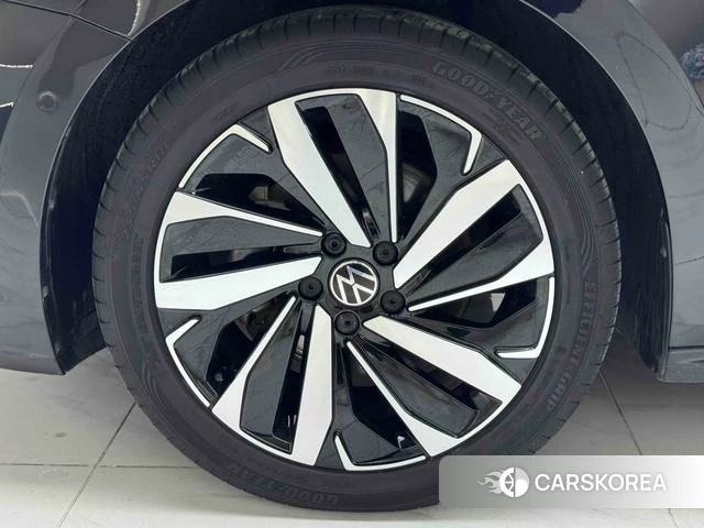 Volkswagen Passat id 4341634 из Китая 14