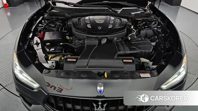 Maserati Ghibli id 3515302 из Кореи 16