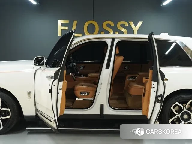 Rolls-Royce Cullinan id 3606515 из Кореи 16