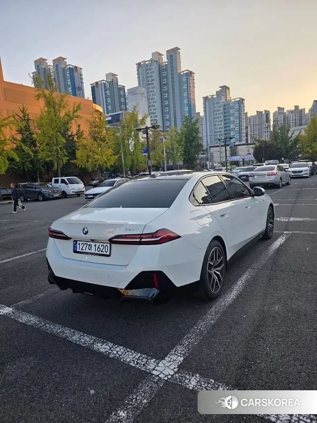 BMW 5 Series (G60) 2025 Белый из Кореи, фото 6