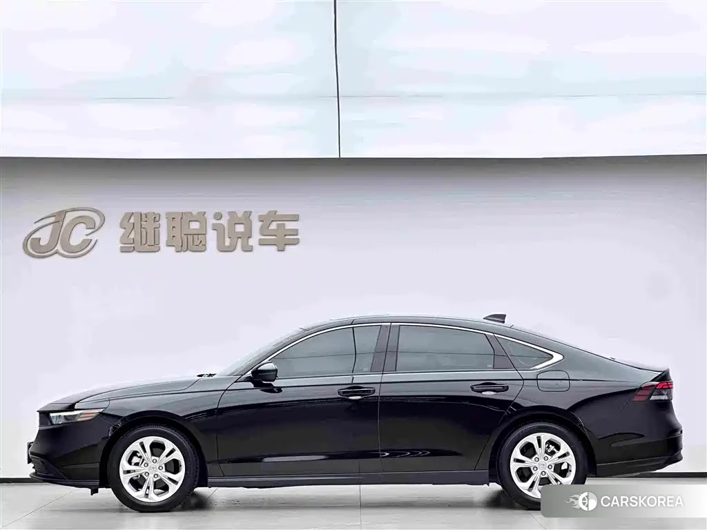 Honda Accord id 4553902 из Китая 13