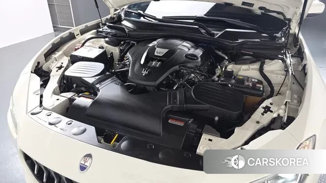Maserati Ghibli id 3085115 из Кореи 16
