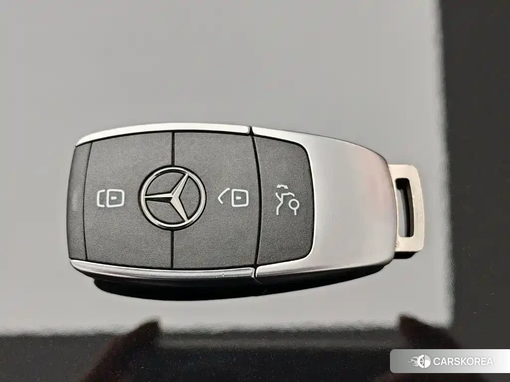 Mercedes-Benz GLB id 4553980 из Китая 20