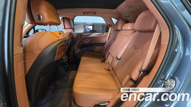 Bentley Bentayga 2023 Серый из Кореи, фото 6