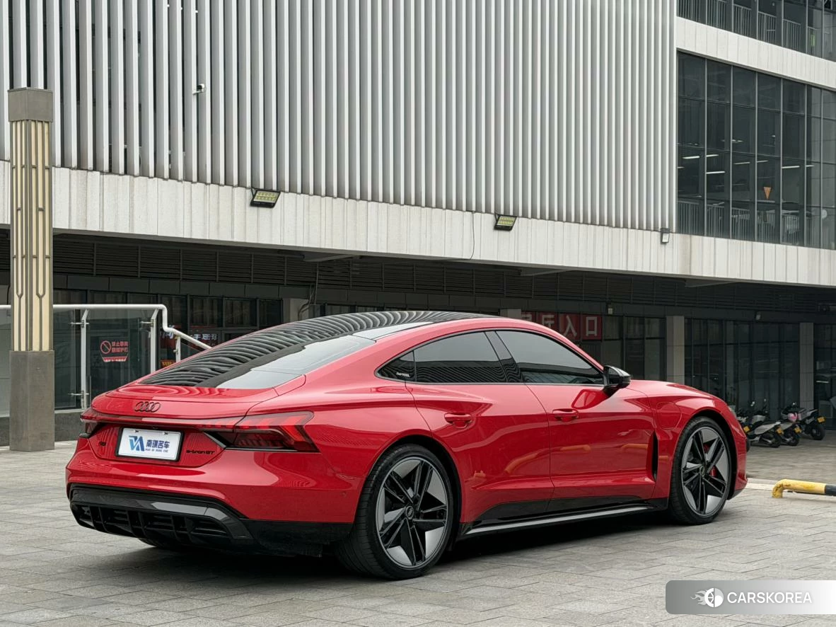 Audi e-tron GT id 4455727 из Китая 15