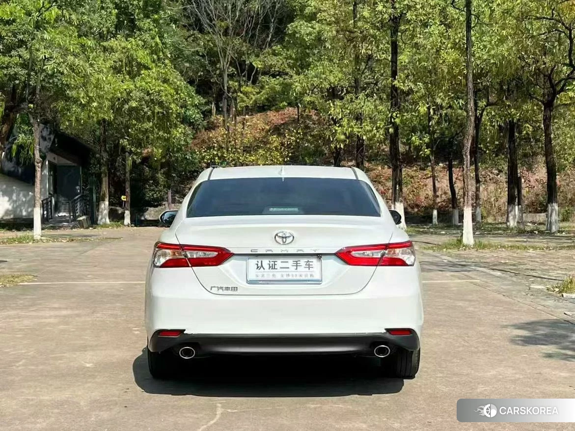 Toyota Camry 2022 Белый из Китая, фото 6