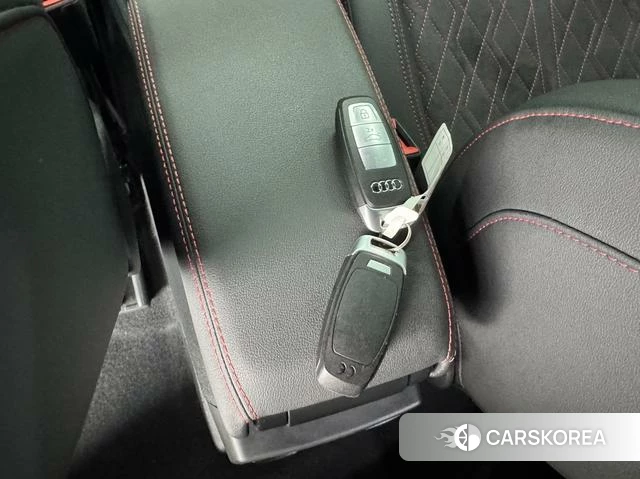 Audi Q5 e-tron id 4259503 из Китая 11