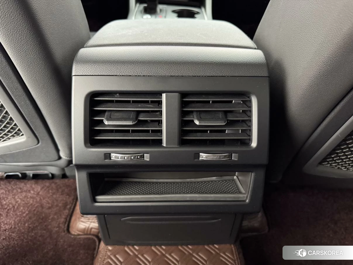 Volkswagen Touareg id 4421044 из Китая 28