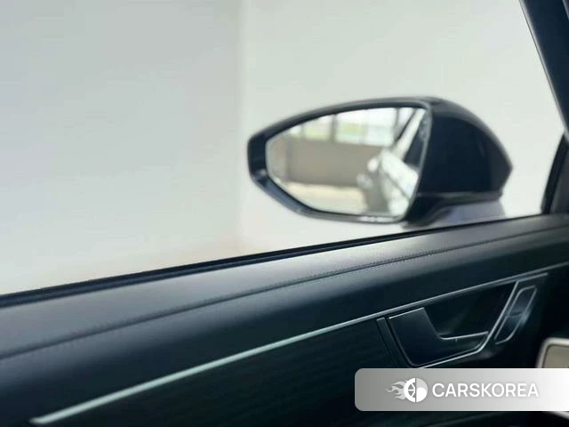 Audi A6L id 4278450 из Китая 14