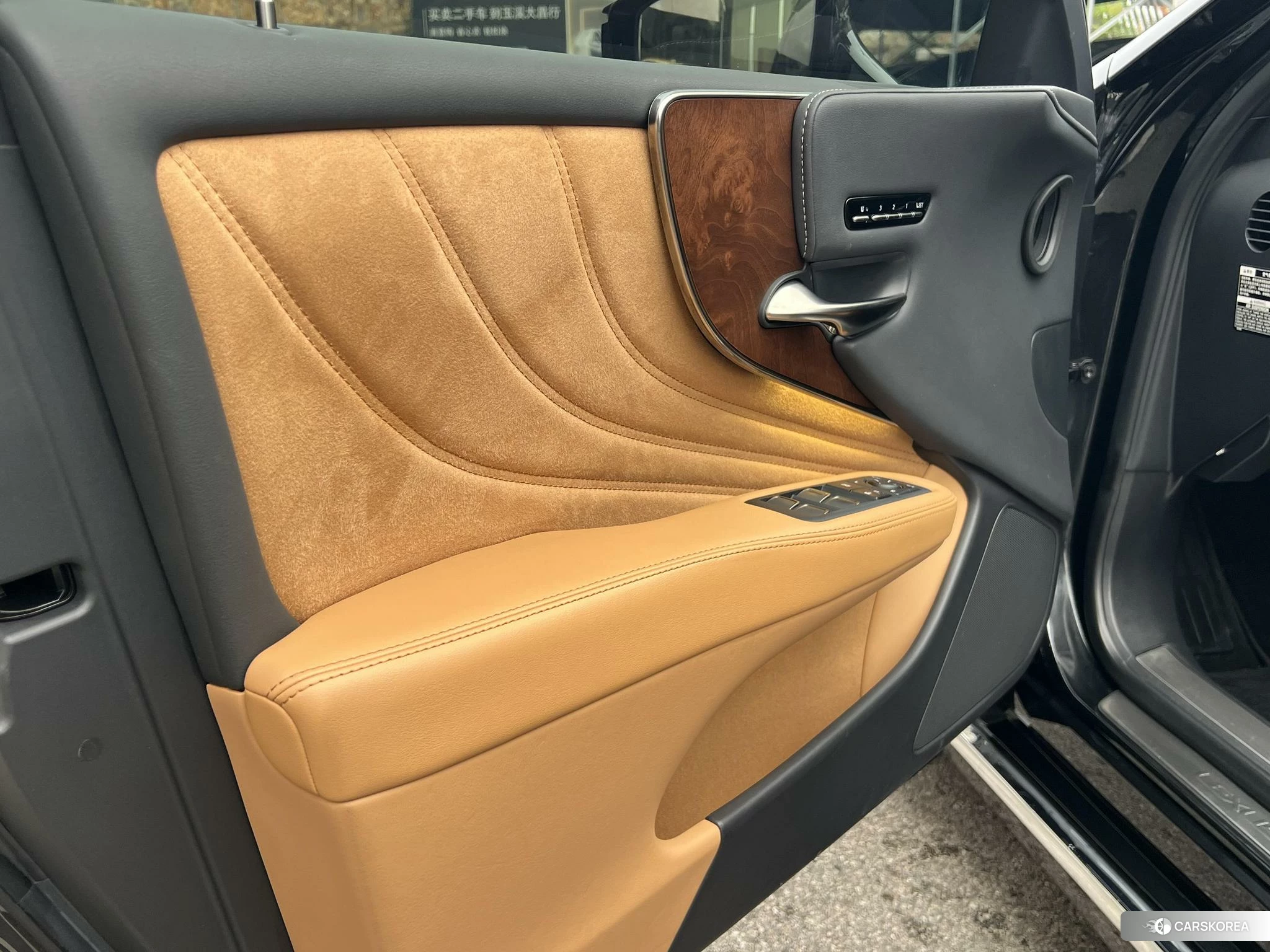 Lexus LS id 4426529 из Китая 10
