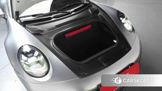 Porsche 911(992) id 4294071 из Кореи 27