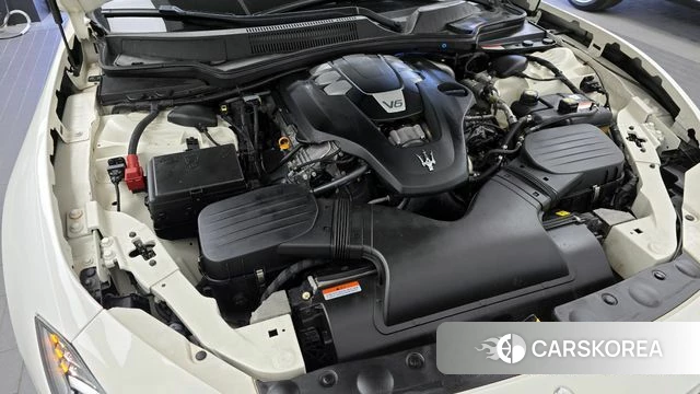 Maserati Ghibli id 3898923 из Кореи 16