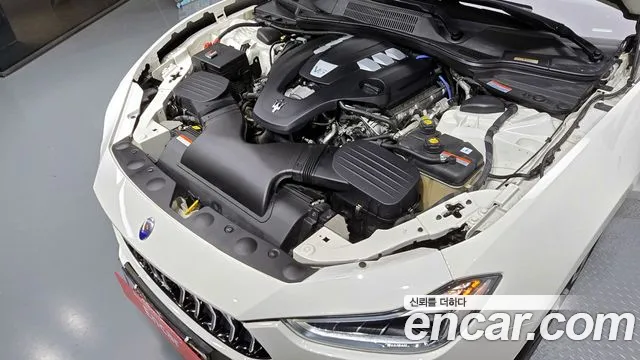Maserati Ghibli id 2818942 из Кореи 16
