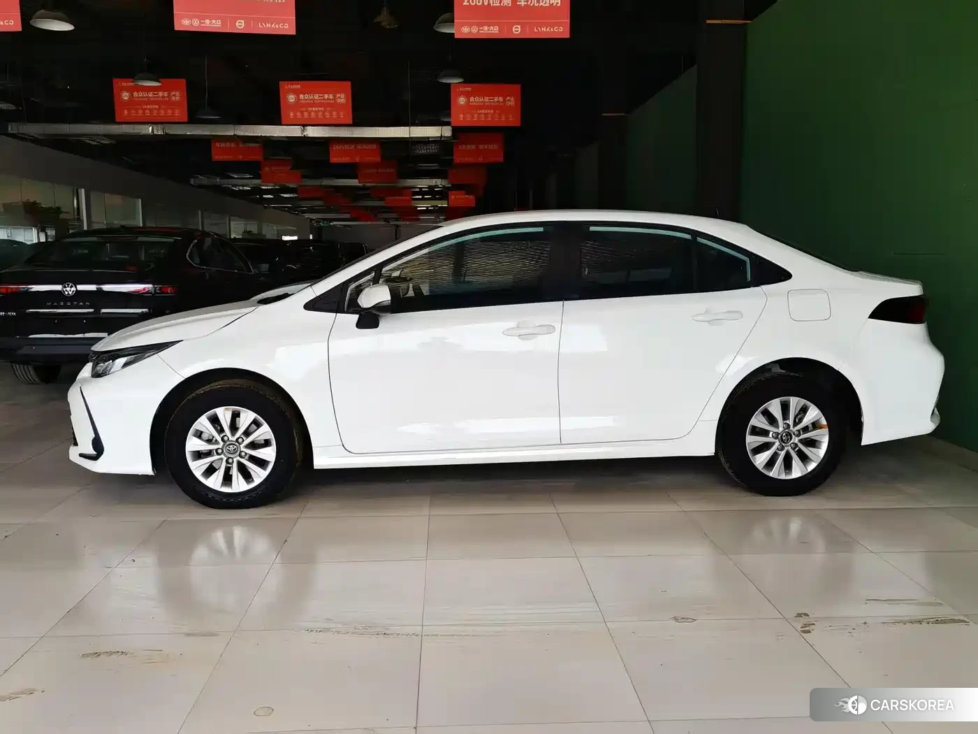 Toyota Corolla 2023 Белый из Китая, фото 6