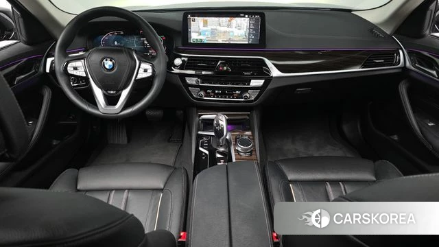 BMW 5 Series (G30) id 3859023 из Кореи 16