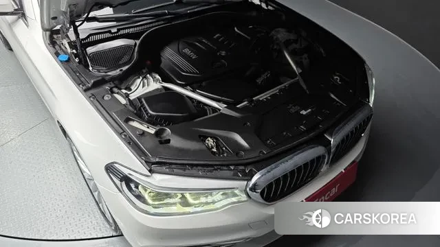 BMW 5 Series (G30) id 3357295 из Кореи 16