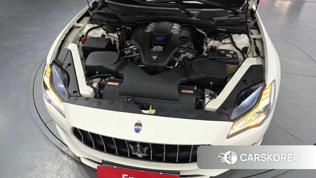 Maserati Quattroporte id 3894054 из Кореи 16