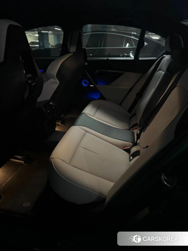 BMW M5 (G90) 2025 Зеленый из Кореи, фото 6