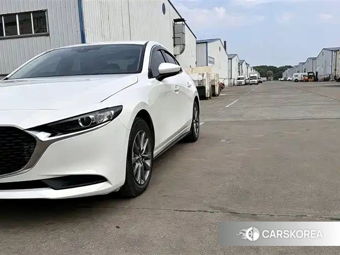 Mazda 3 2022 Белый из Китая, фото 6