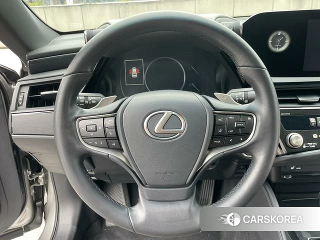 Lexus ES id 4261240 из Китая 11