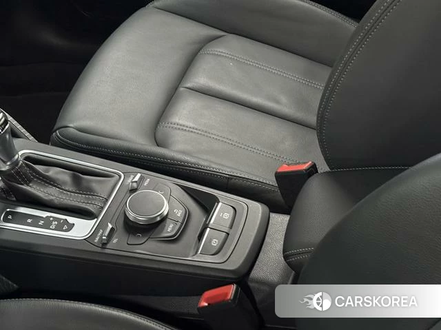 Audi Q2L id 4254184 из Китая 15