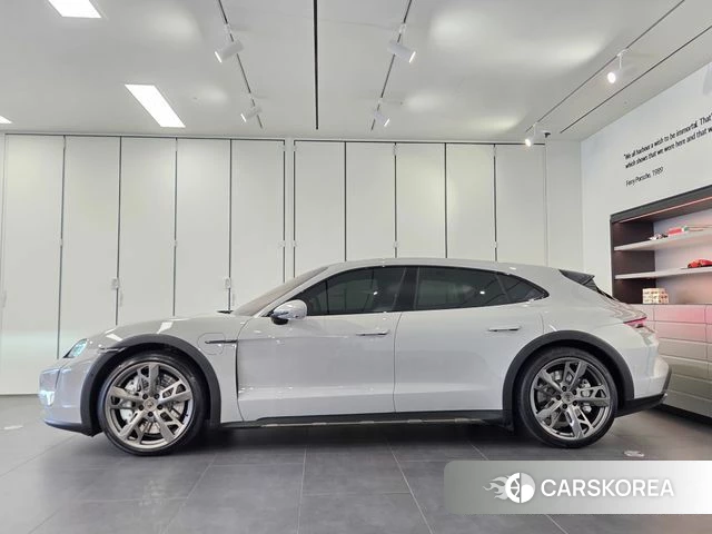 Porsche Taycan id 4336629 из Кореи 8