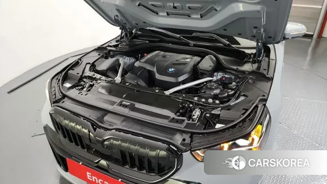 BMW 5 Series (G60) id 3437175 из Кореи 16