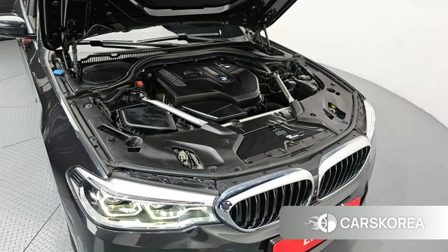 BMW 5 Series (G30) id 3886366 из Кореи 16