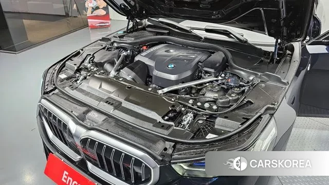 BMW 5 Series (G60) id 3614495 из Кореи 16