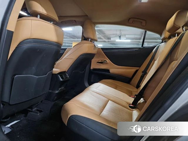 Lexus ES300h 7th generation 2021 Песочный из Кореи, фото 6