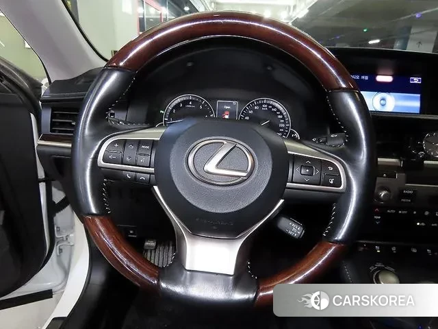 Lexus New ES350 id 3297785 из Кореи 16